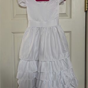 Girls White Ruffled Flower girl Dress NWOT